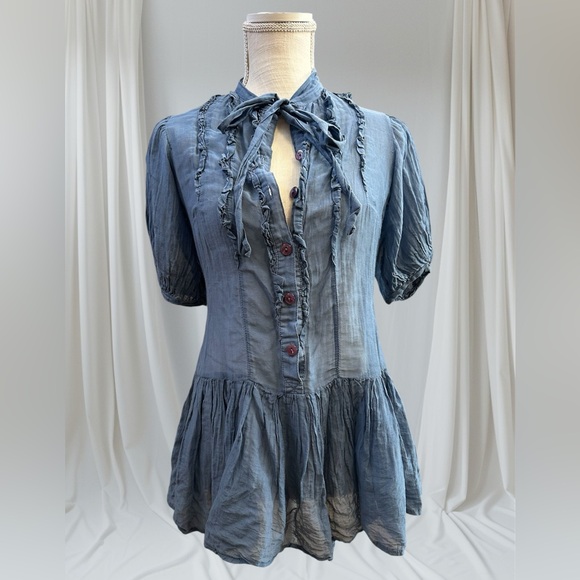 TFNC Tops - TFNC sz XSM lightweight blouse puff sleeves gauze light blue pleated skirt hem